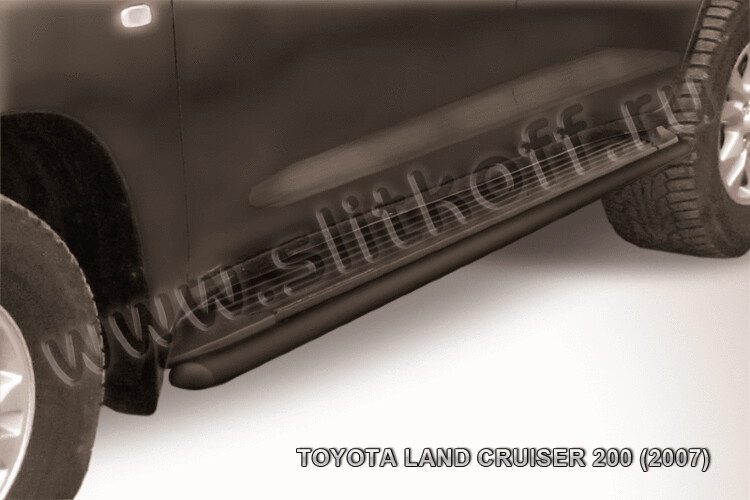 Пороги стальные Toyota Land Cruiser 200 (2007-2012) d42 труба (серебристые)