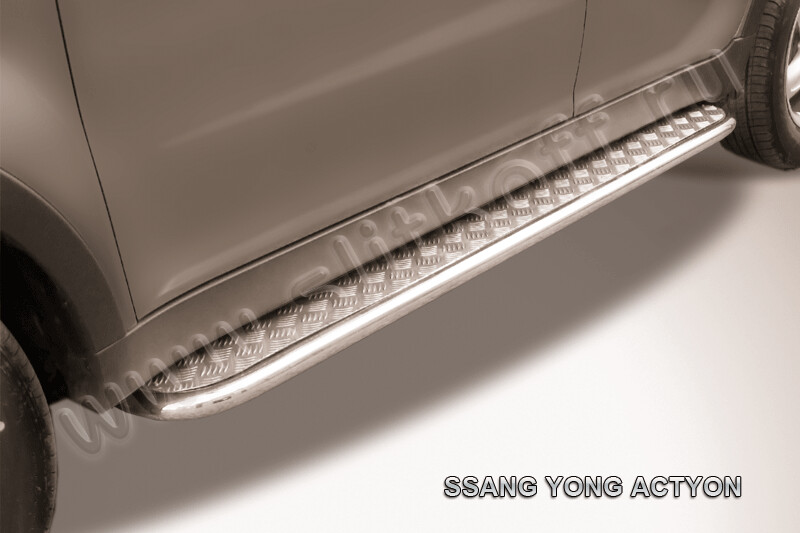 Пороги из нержавейки SsangYong Actyon (2010-2013) d42 с алюминиевым листом
