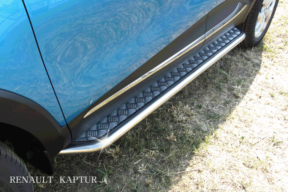 Пороги из нержавейки Renault Kaptur 2WD (2012-2019) d42 с алюминиевым листом