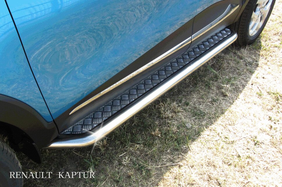 Пороги из нержавейки Renault Kaptur 2WD (2012-2019) d57 с алюминиевым листом