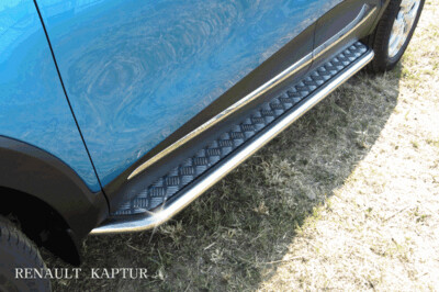 Пороги из нержавейки Renault Kaptur 2WD (2012-2019) d42 с алюминиевым листом (черный цвет)