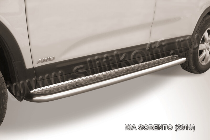 Пороги из нержавейки Kia Sorento (2009-2012) d42 с алюминиевым листом (черный цвет)