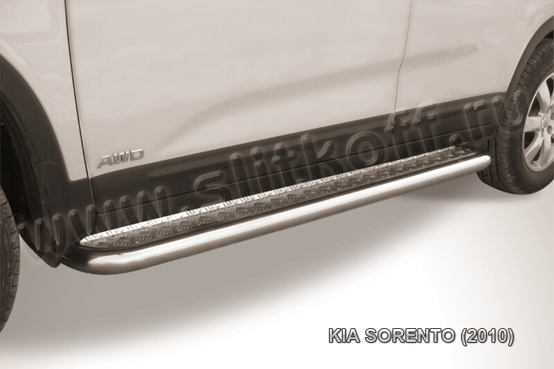 Пороги из нержавейки Kia Sorento (2009-2012) d57 с алюминиевым листом (черный цвет)