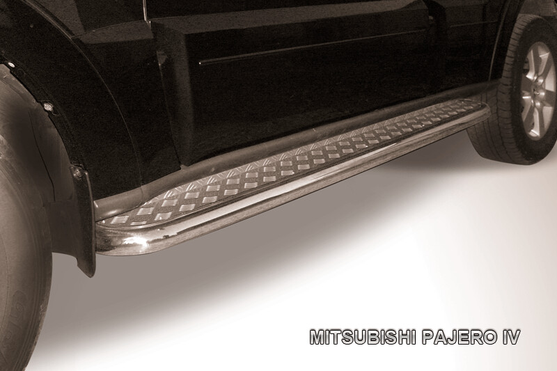 Пороги из нержавейки Mitsubishi Pajero IV (2006-2023) d57 с алюминиевым листом (черный цвет)
