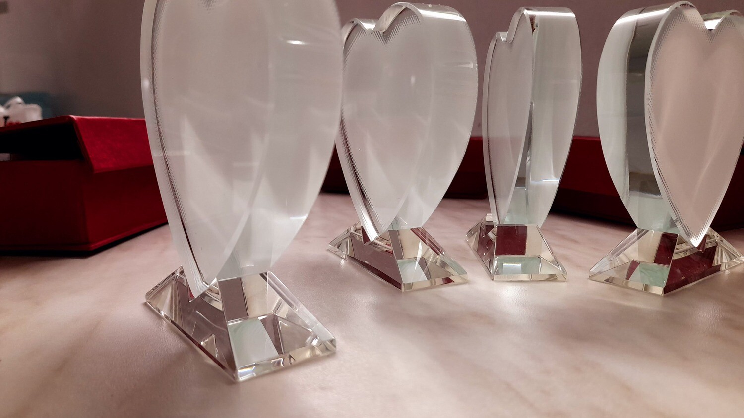 Üveg szívecske, ajándékdobozban