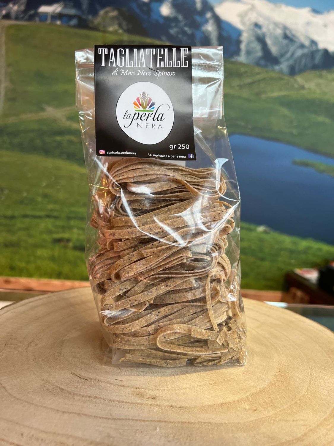 Tagliatelle al mais nero spinoso