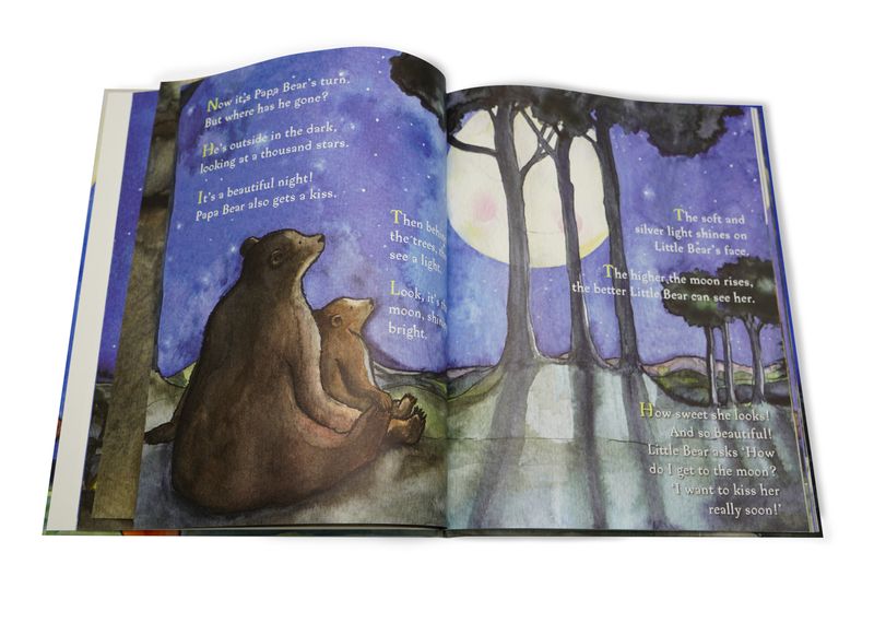 Bear wants to kiss the Moon (EN)
