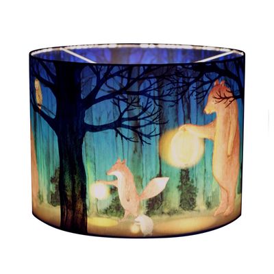 Hanglamp Bos met bosdieren en lantarens in het donkere bos (beren, muizen, egels) en de sterrenhemel tussen bomen licht 'aan"