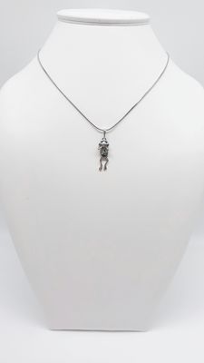 Eleganter Kröten-Anhänger mit grünem Bernstein