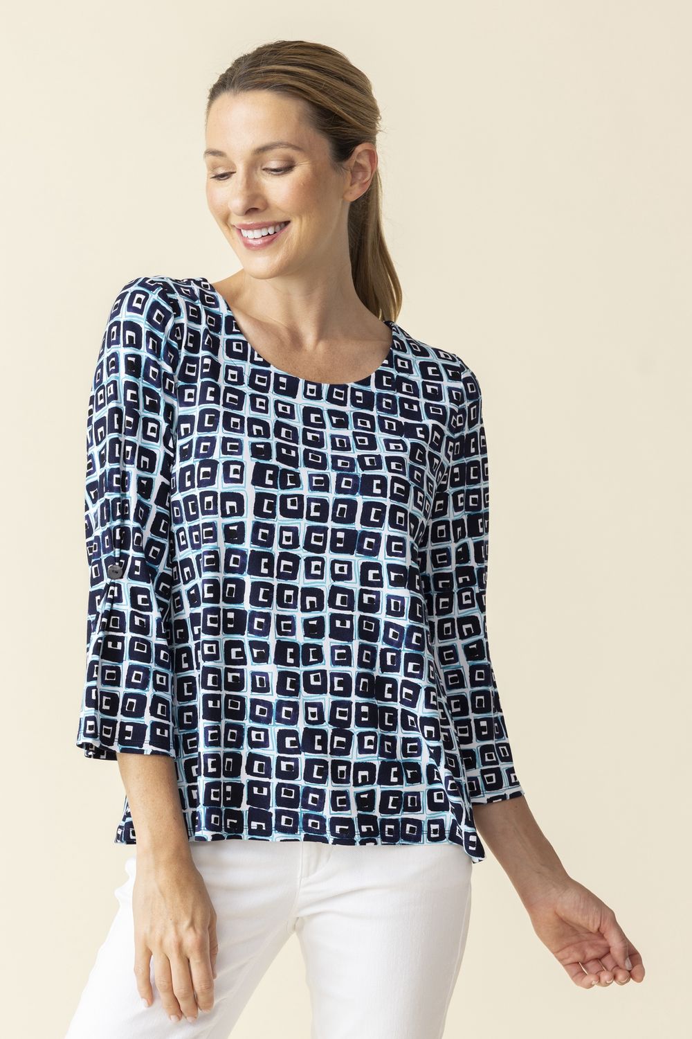 H55611 Top, Size: Small