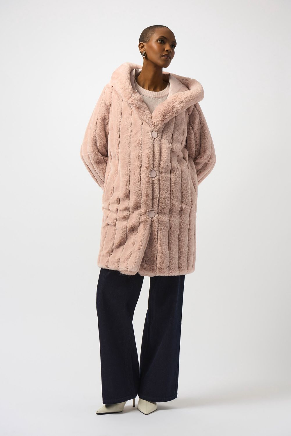 253926 Coat, Size: Medium
