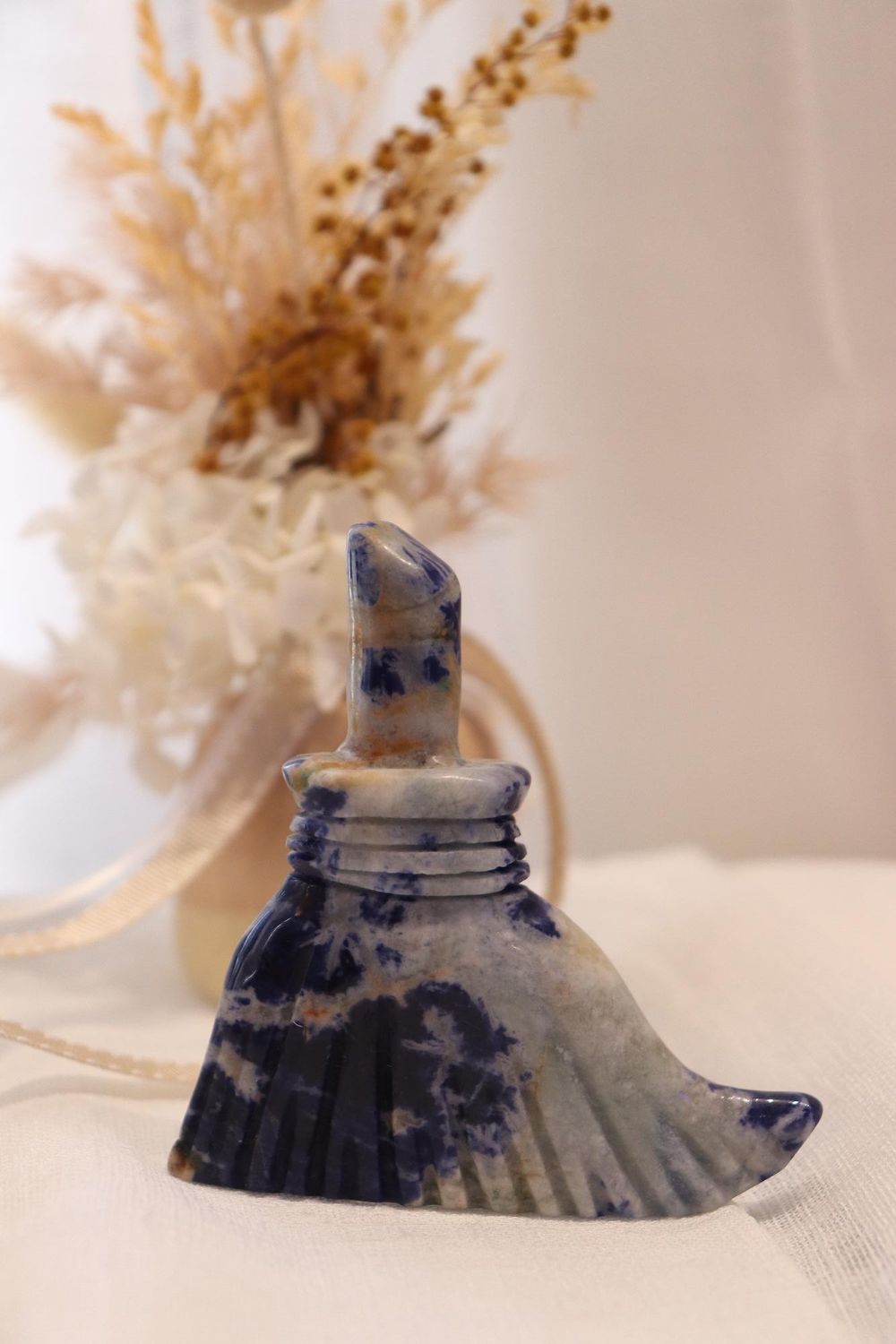 Sodalite Broom Carving | Light