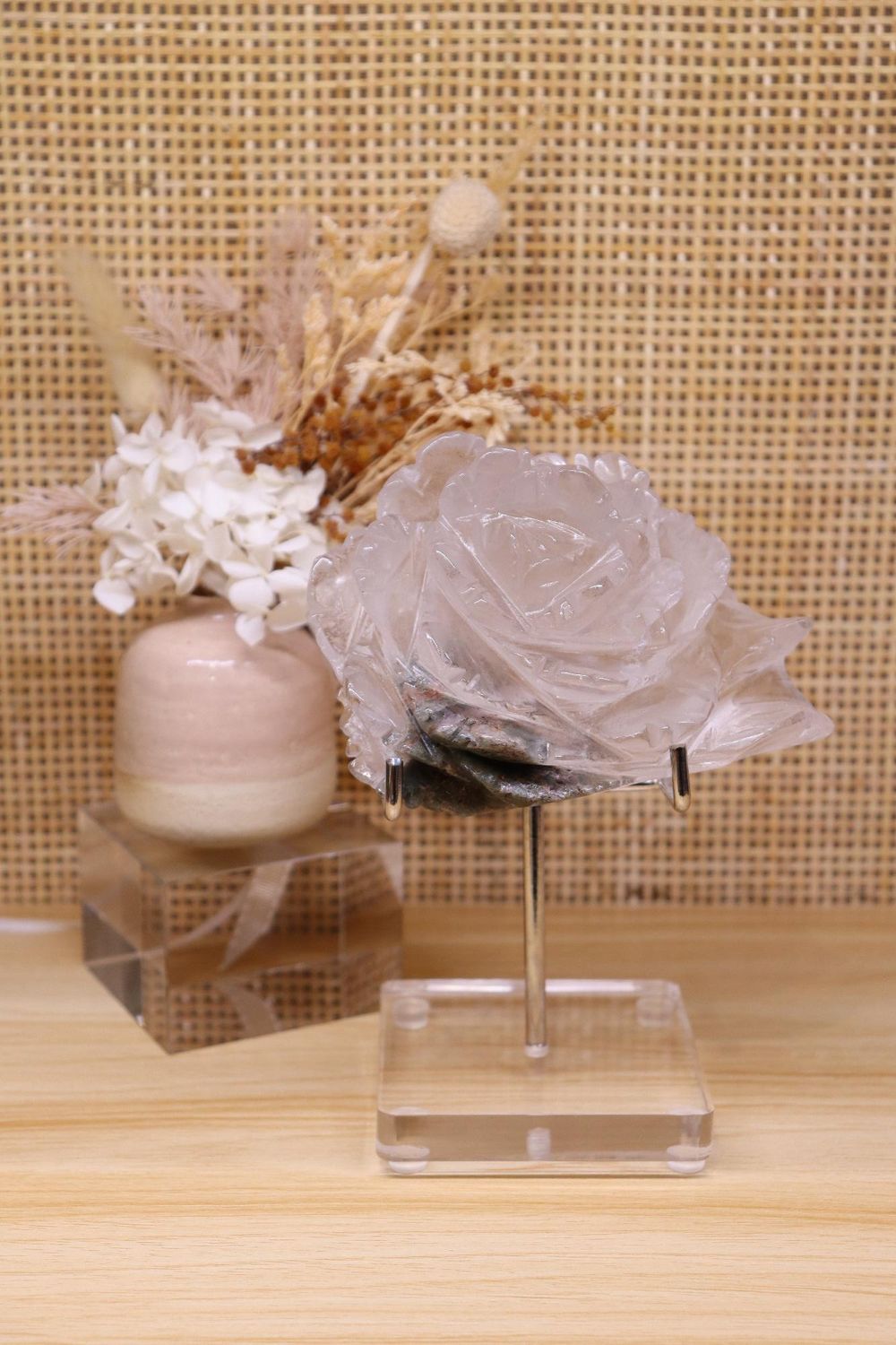 Garden Quartz Flower Carving Plus Stand | 553g