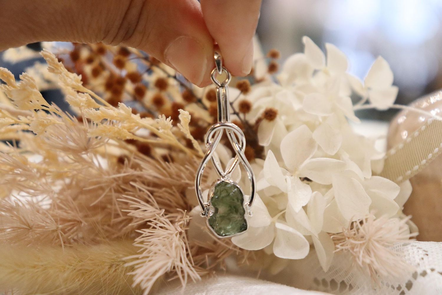 Moldavite Pendant | Knot 3.8g
