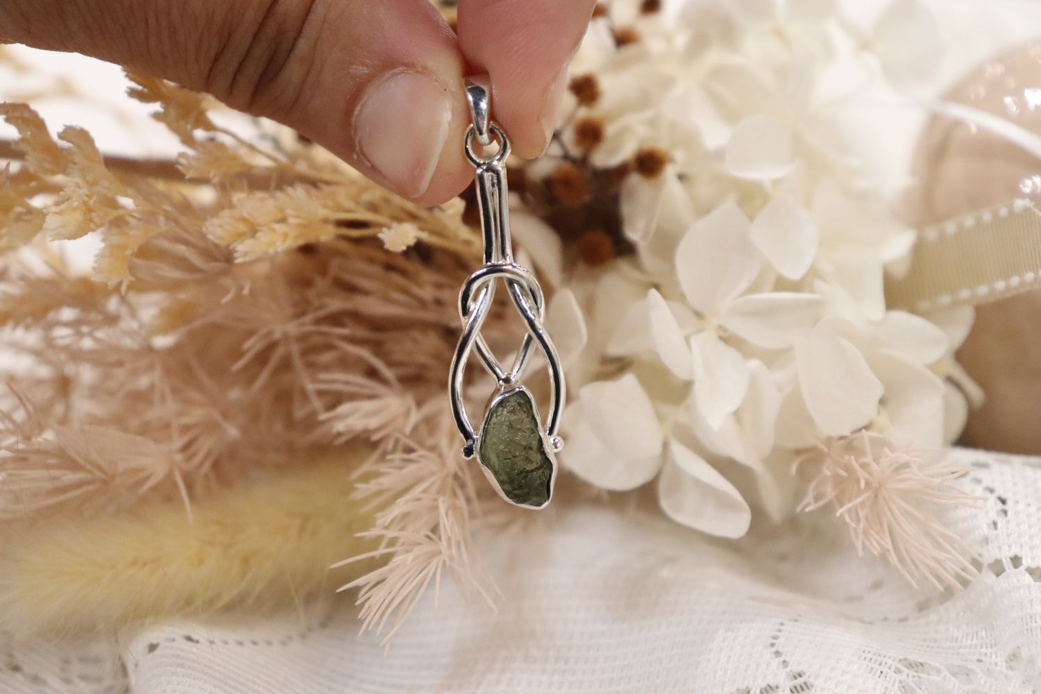 Moldavite Pendant | Knot 3.3g