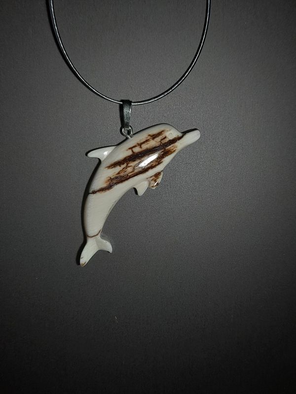 Mammut Elfenbein Delphin