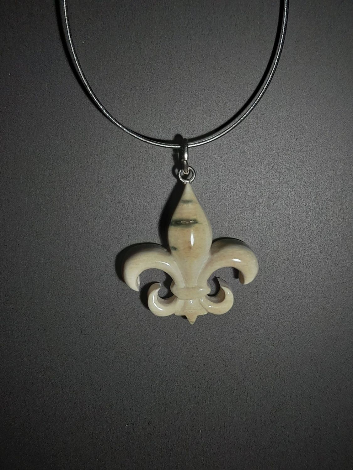 Mammut Elfenbein Franz. Lilie