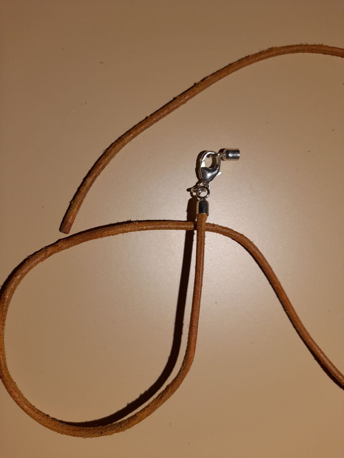 Lederband 2mm Durchmesser versch. Farben