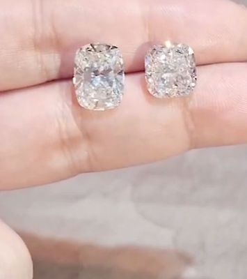 5ct Cushion Cut (D-E-F)