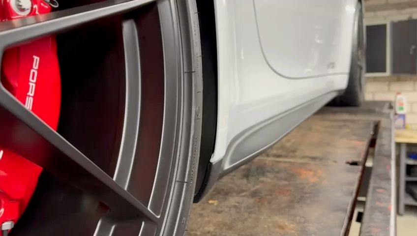 992 GT3 side skirts in matte black
