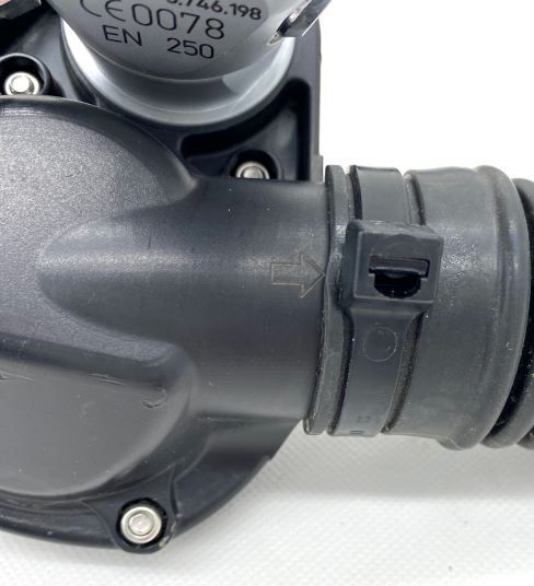 Mistral &#39;05 Double Hose Regulator Hose &quot;ZIP&quot; Clamp Set