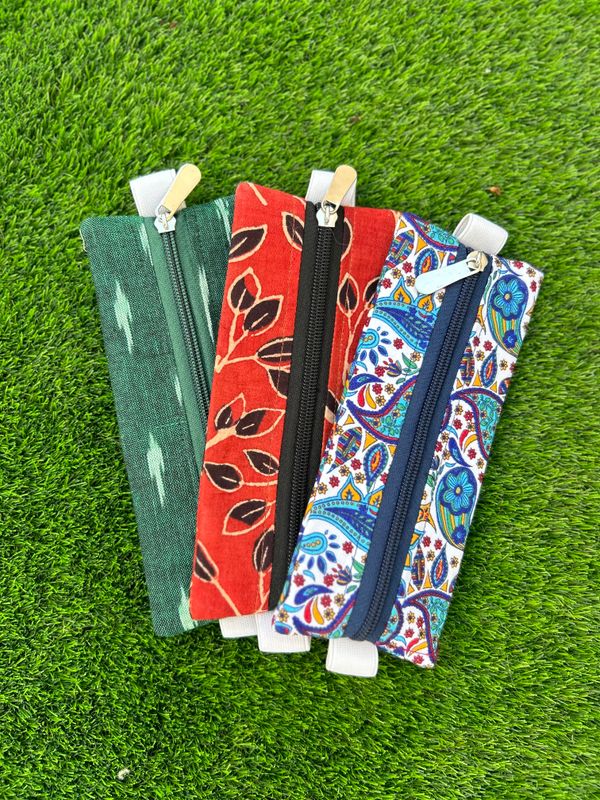 Bookmark pouch