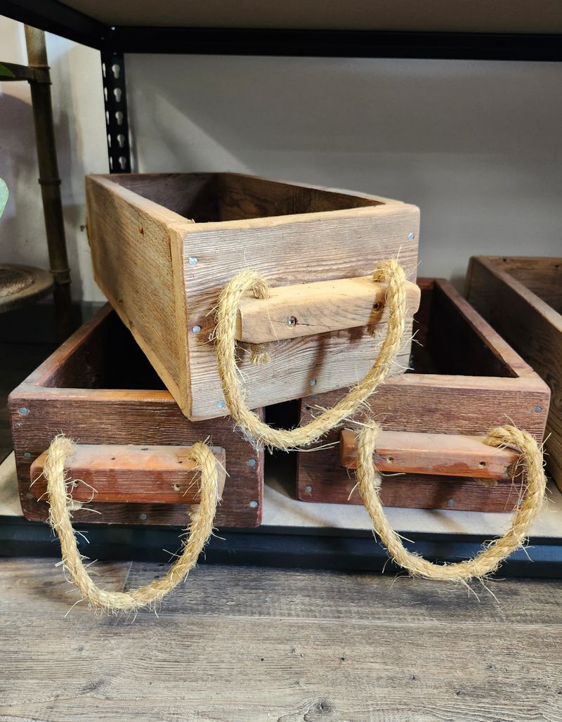 BARN WOOD BOX 10X20&quot; W/HANDLES