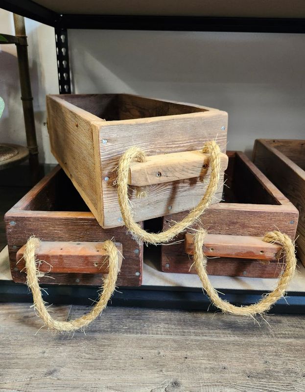 BARN WOOD BOX 10X20&quot; W/HANDLES