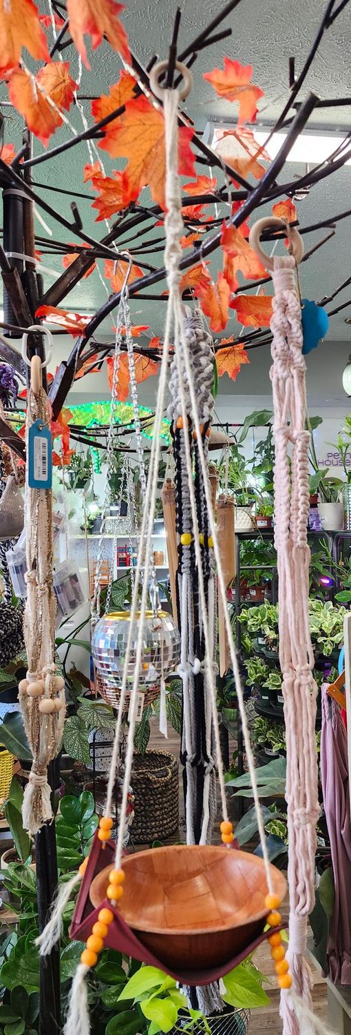 MACRAME PLANT HANGER W/WOOD BOWL