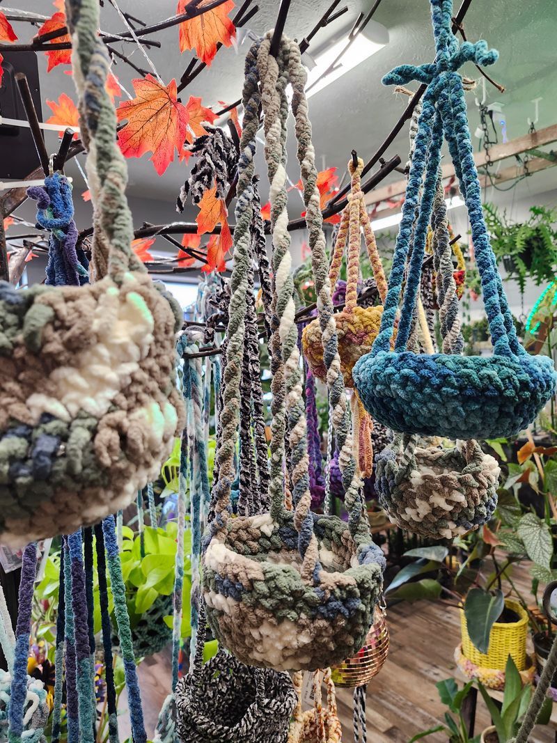 CROCHET PLANT HANGER - MEDIUM ASST
