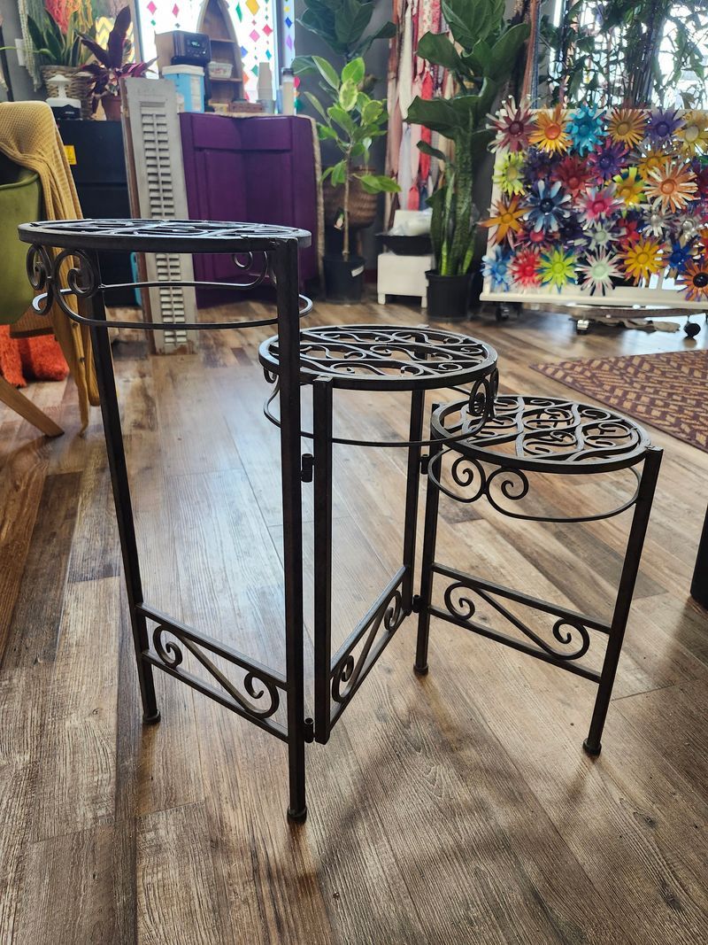 ADJUSTABLE METAL PLANT STAND - 3 TIER