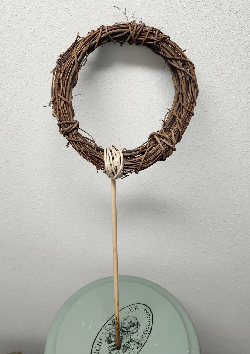 WREATH PLANT STAKE 2&#39;