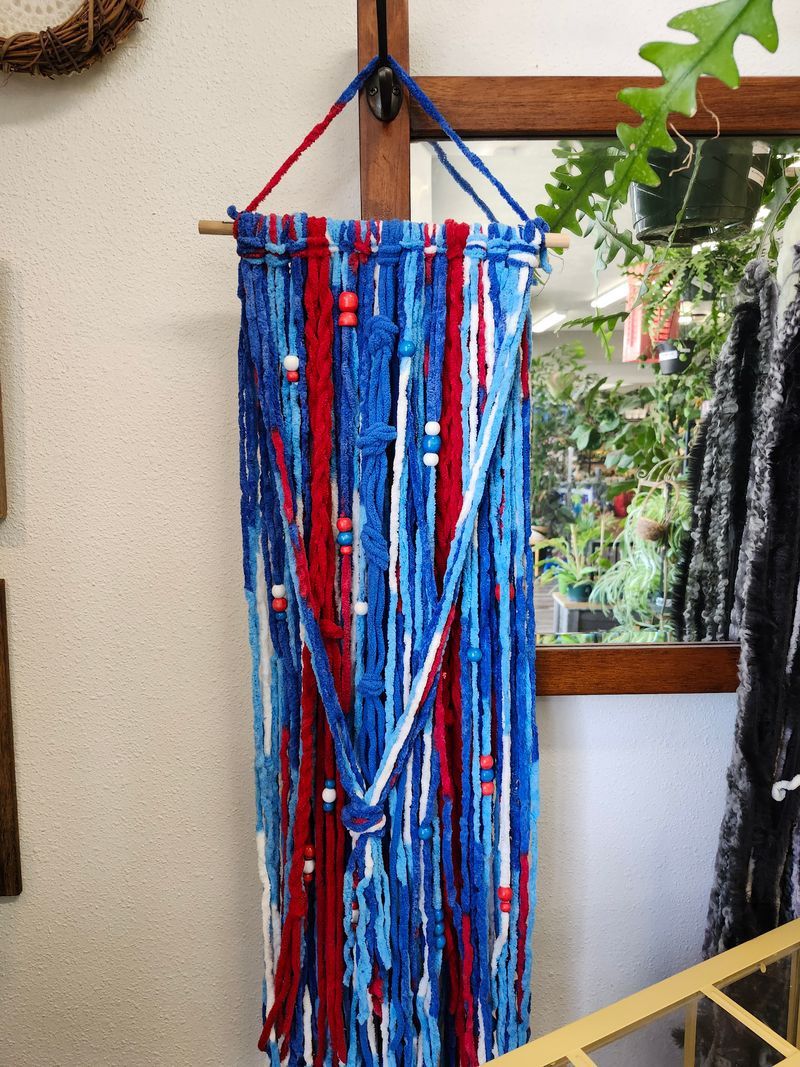 YARN WALL ART 40&quot; - RWB