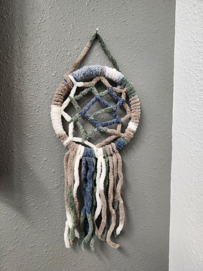 YARN WALL ART 13&quot; - BLUE/GREEN