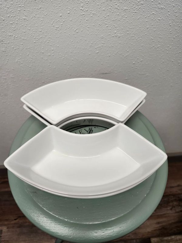 CERAMIC POT 3X8&quot; - CURVED WHITE