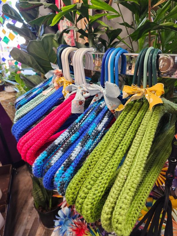 CROCHET HANGER - SET OF 5 ASST