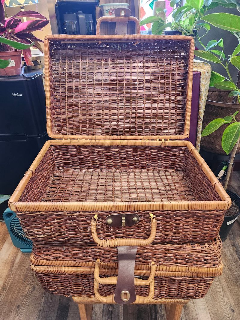 WICKER SUITCASE 12X18&quot;