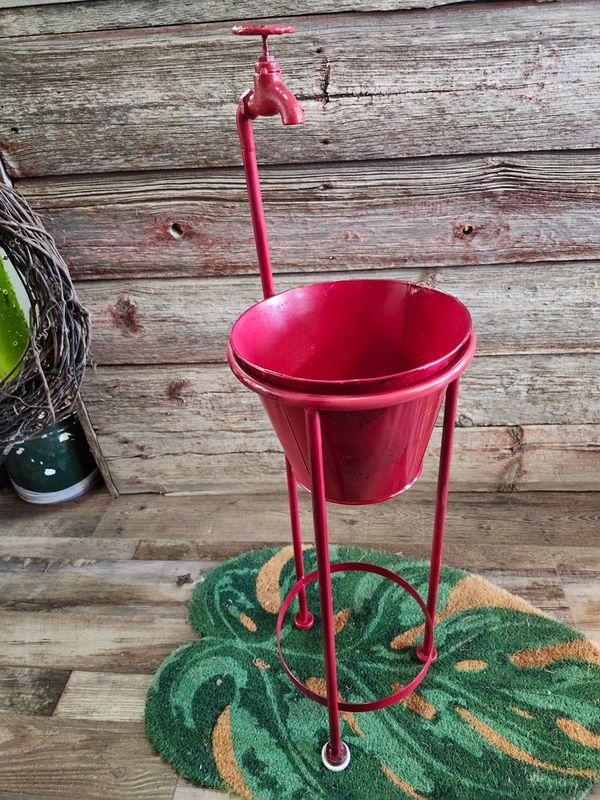 PLANT STAND 34&quot; - RED SPIGOT