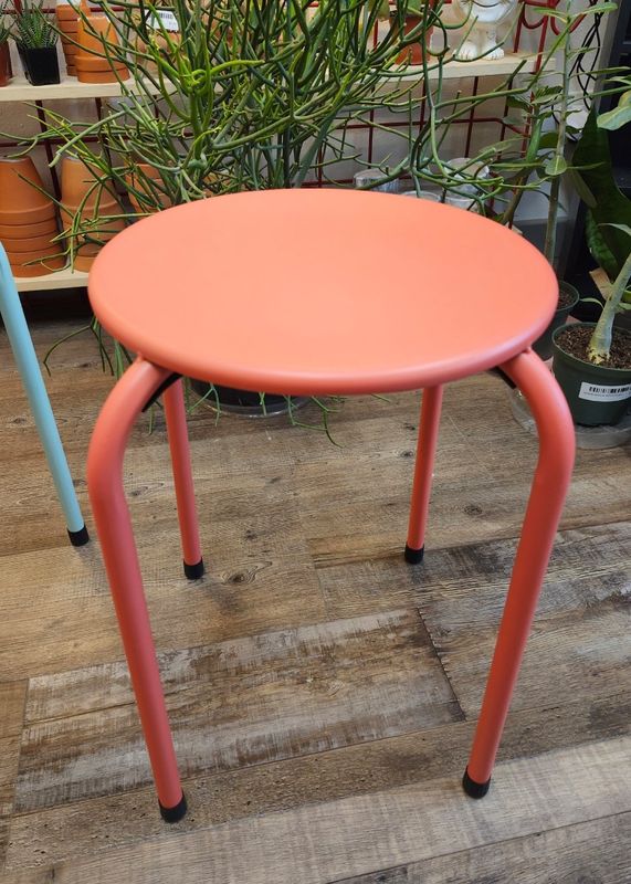 METAL STOOL 17&quot; - CORAL