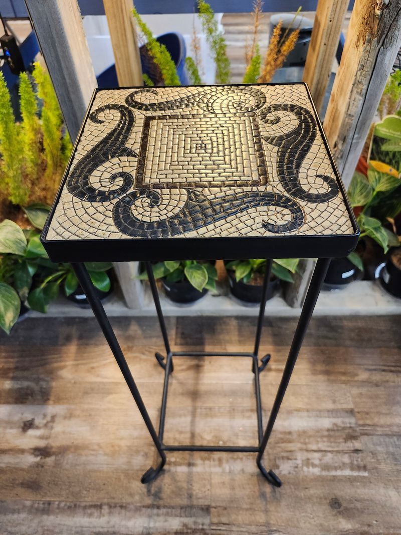 PLANT STAND 26&quot; - BLACK &amp; TAN TILE