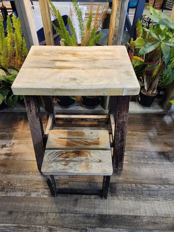 STEP STOOL 15X20&quot; - OLD FASHIONED