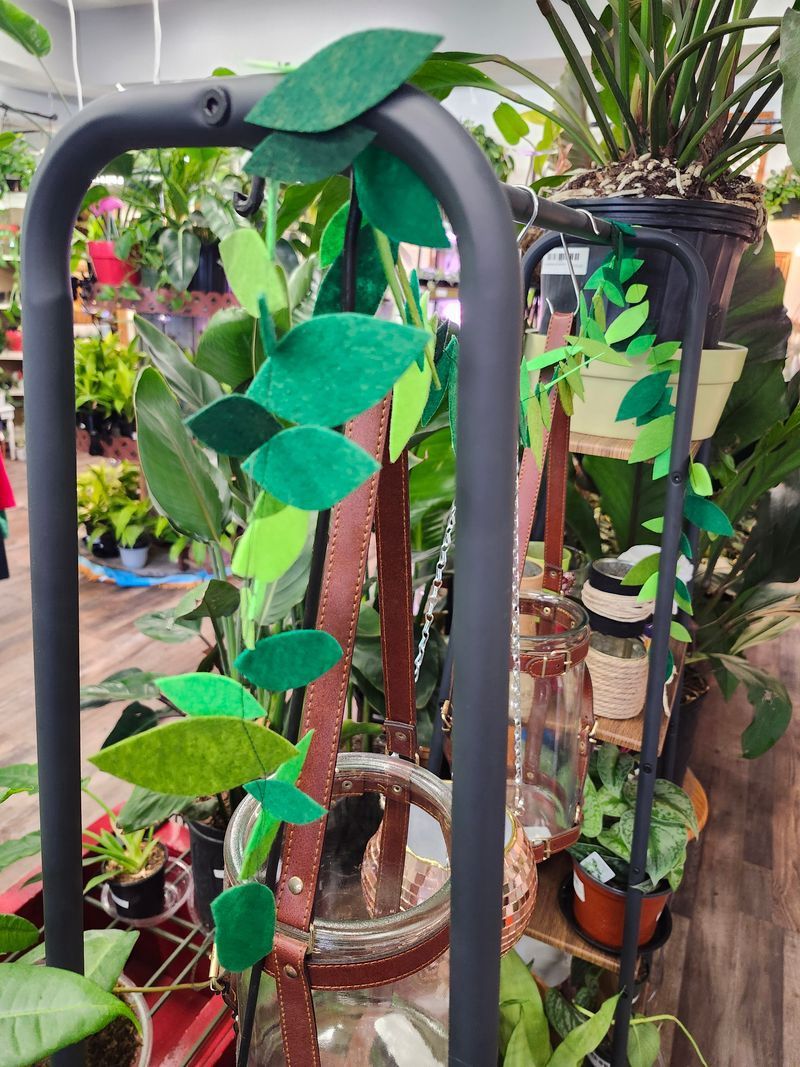 FAUX LEAF GARLAND