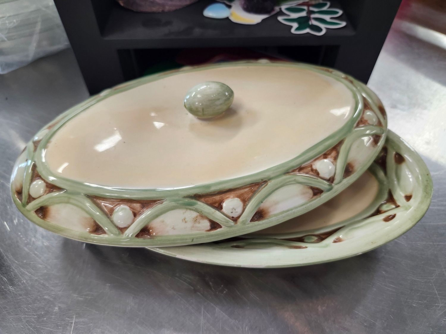 CERAMIC DISH W/LID 9&quot;