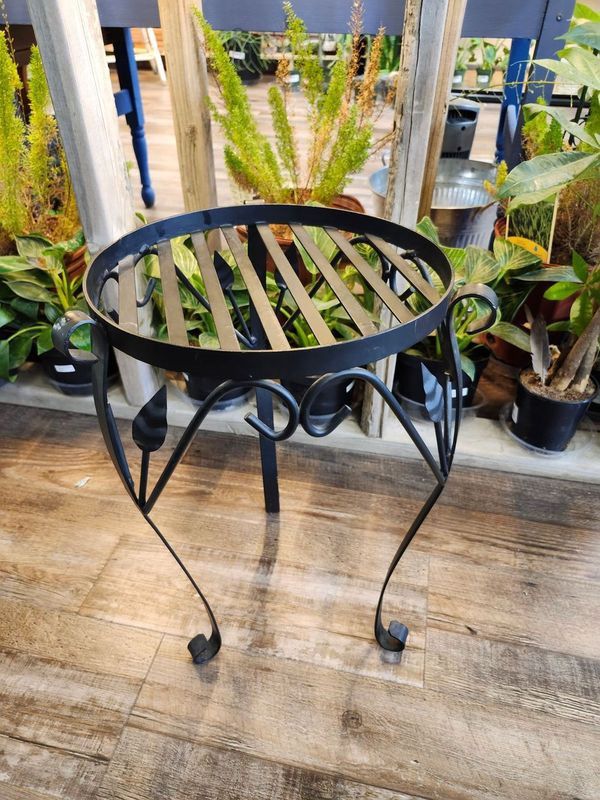 METAL PLANT STAND  18&quot;