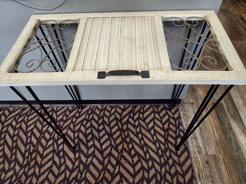 SHUTTER TABLE 31X32&quot; - UPCYCLED