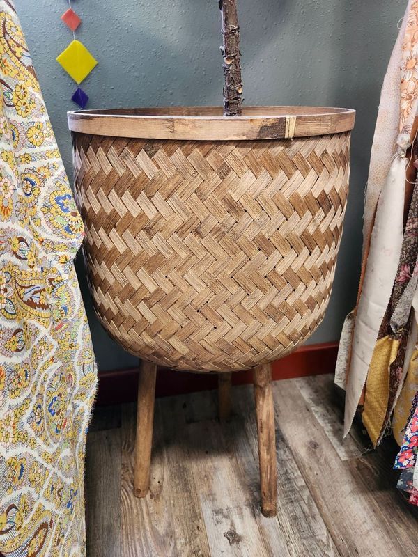 BASKET PLANT STAND 27&quot;