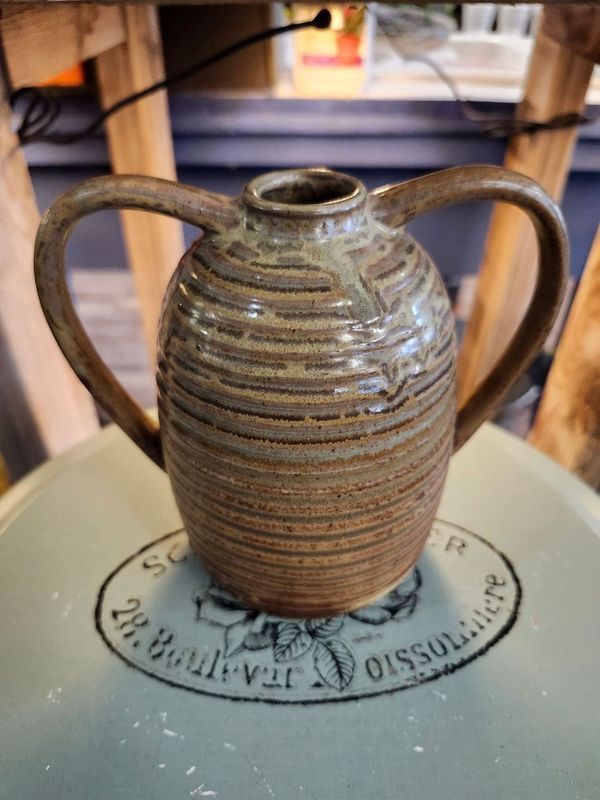 CERAMIC VASE W/HANDLES