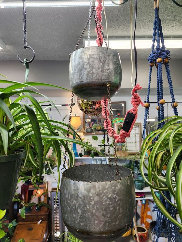 HANGING METAL POT - 2 TIER