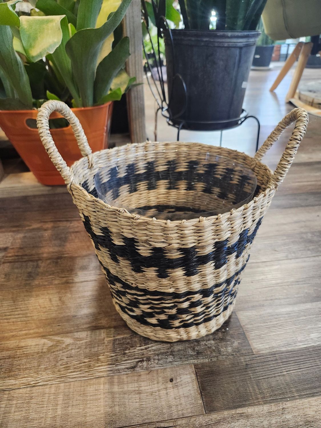 WOVEN BASKET 10&quot; - BLACK &amp; TAN