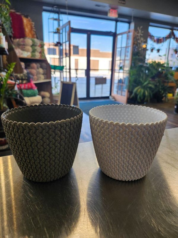 PLASTIC POT 5&#39; - MISC